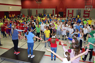 PHS students and LJH students learning dance marathon dance.